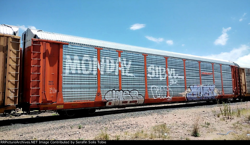 BNSF 25674 BNSF 303106